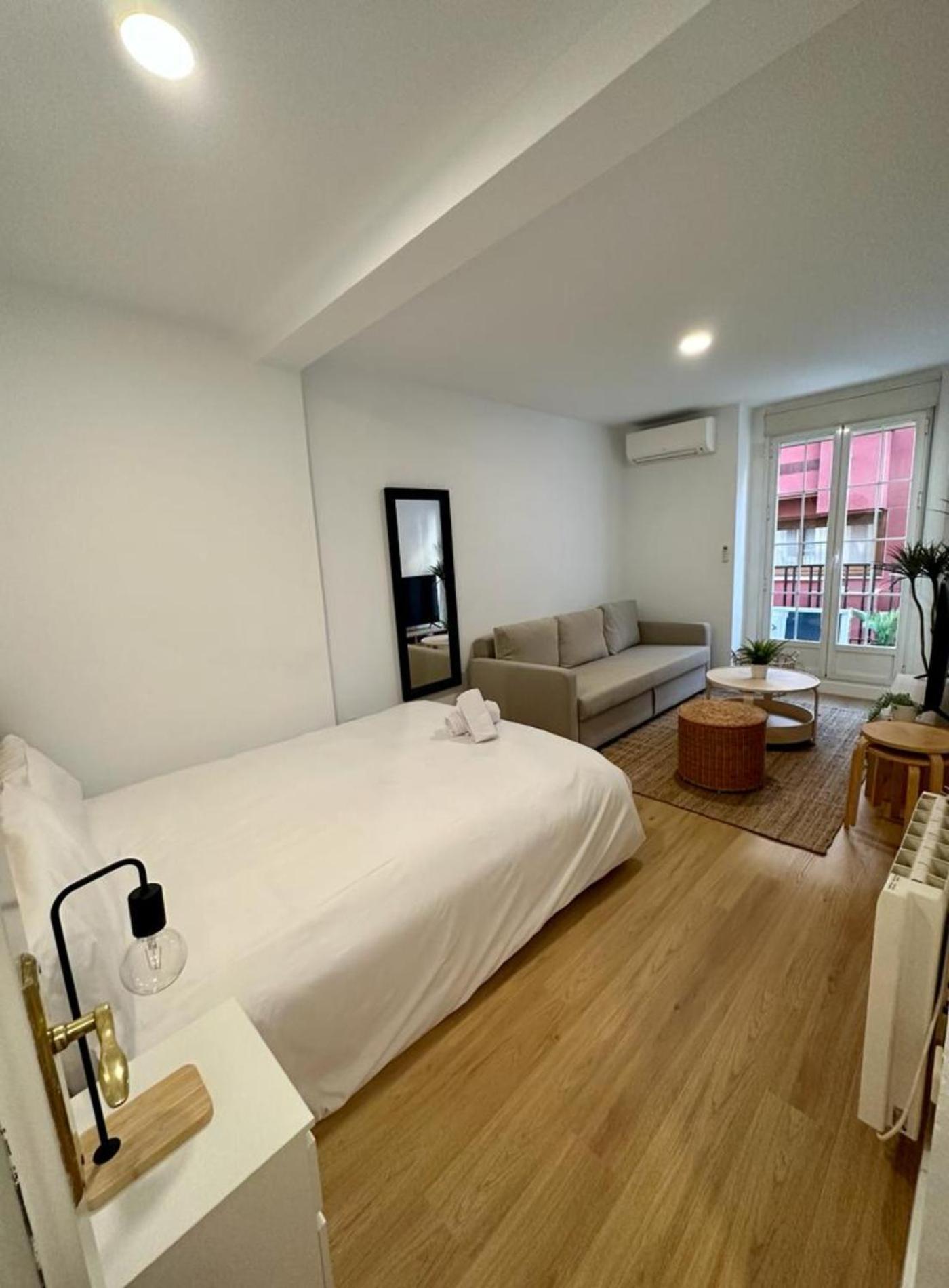 Calle Regueros Loft Para 3Pax En Pleno Chueca Madrid Ngoại thất bức ảnh